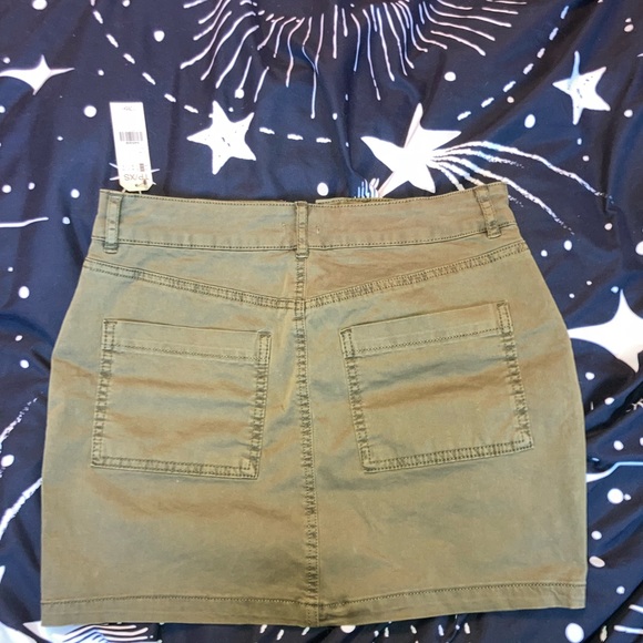 Garage Cargo Skirt - Picture 7 of 7